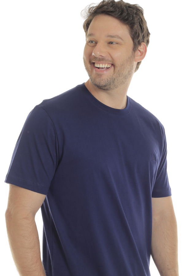 CAMISETA MASCULINA BÁSICA MARINHO IDIOS