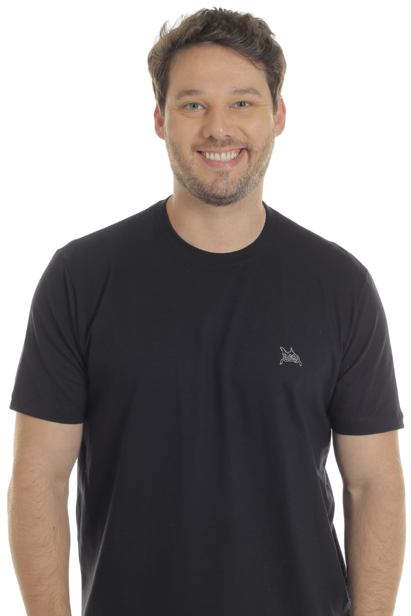 CAMISETA MASCULINA BÁSICA PRETA IDIOS