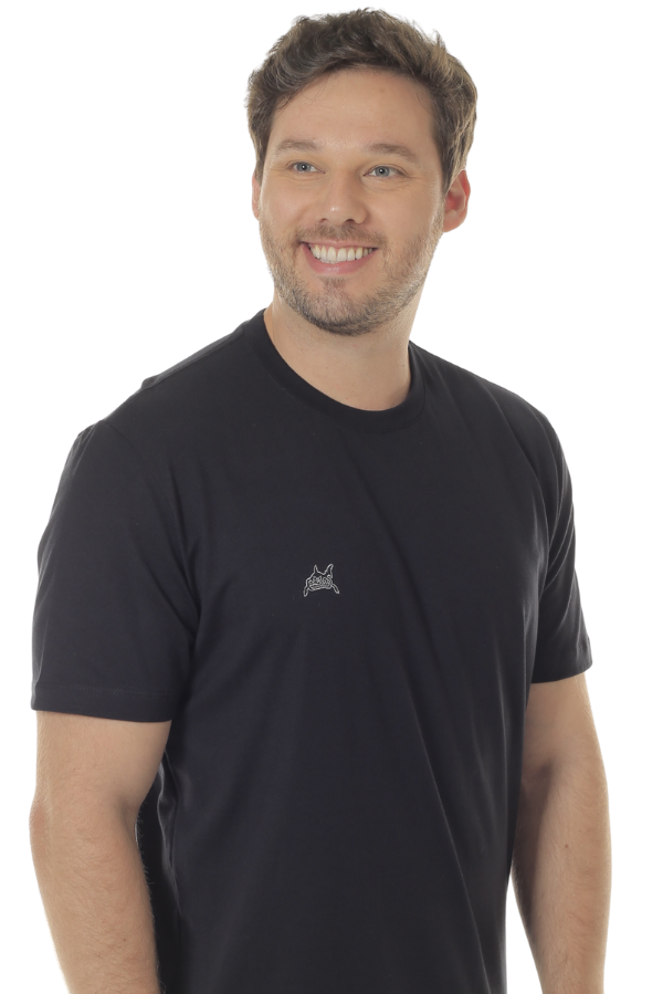 CAMISETA MASCULINA BÁSICA PRETA IDIOS