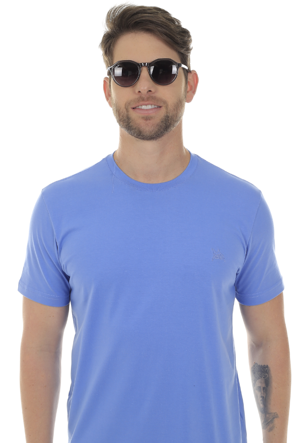 CAMISETA MASCULINA BÁSICA AZUL BEBÊ IDIOS